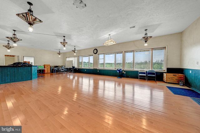 895 FISHERS RD, Toms Brook, VA 22660