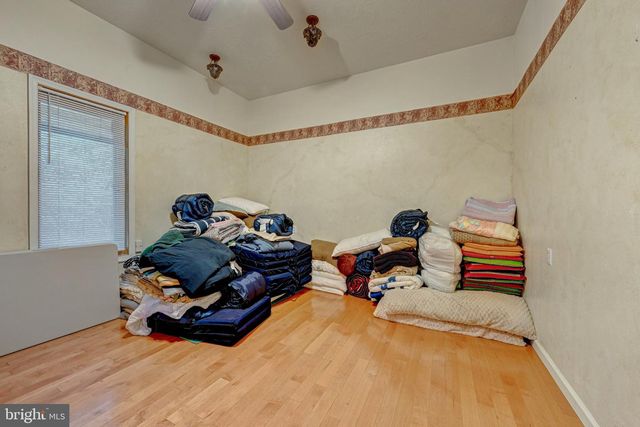 895 FISHERS RD, Toms Brook, VA 22660