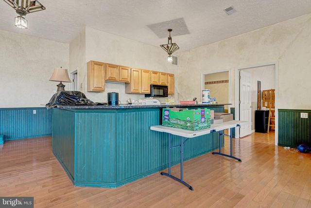 895 FISHERS RD, Toms Brook, VA 22660