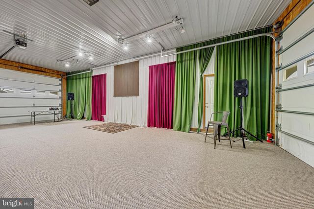 895 FISHERS RD, Toms Brook, VA 22660