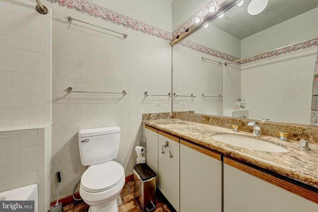 895 FISHERS RD, Toms Brook, VA 22660