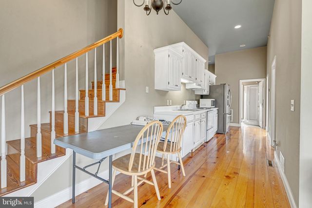 895 FISHERS RD, Toms Brook, VA 22660