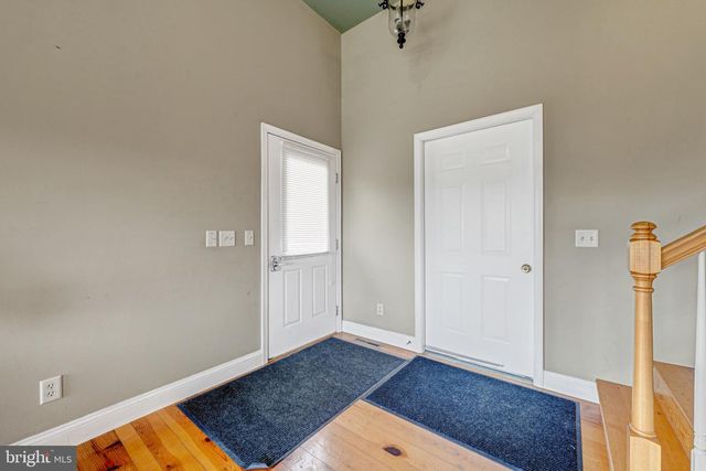 895 FISHERS RD, Toms Brook, VA 22660
