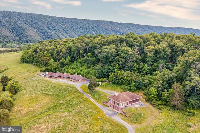 895 FISHERS RD, Toms Brook, VA 22660