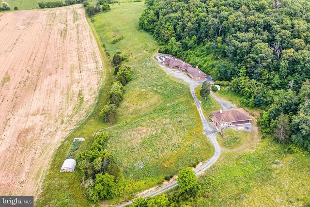 895 FISHERS RD, Toms Brook, VA 22660