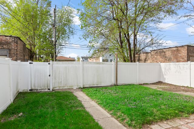 323 Memorial Drive 1, Calumet City, IL 60409