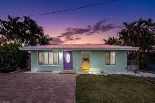 2639 Bridgeview ST, Matlacha, FL 33993