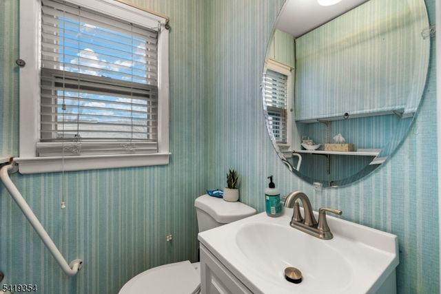 48 Wilfred St, West Orange Twp., NJ 07052