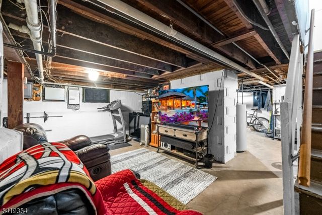 48 Wilfred St, West Orange Twp., NJ 07052