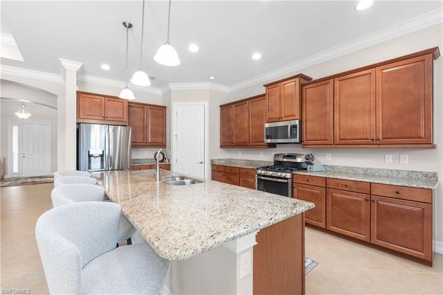 3980 Otter Bend CIR, Fort Myers, FL 33905