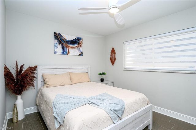 810 103rd AVE N, Naples, FL 34108