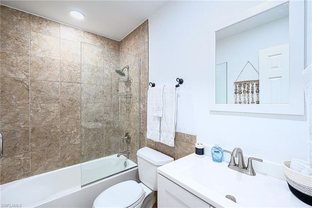 810 103rd AVE N, Naples, FL 34108