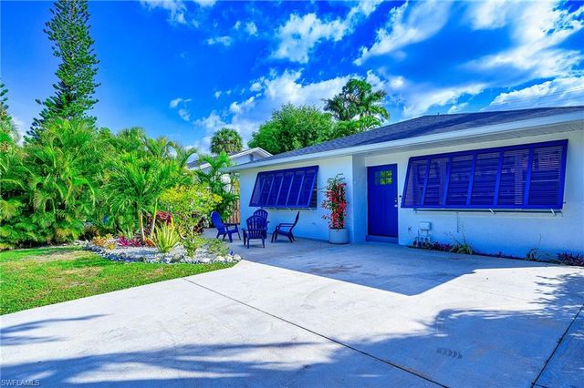 810 103rd AVE N, Naples, FL 34108