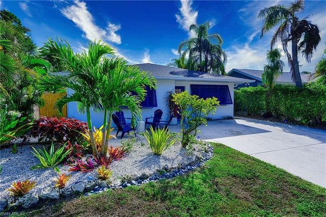 810 103rd AVE N, Naples, FL 34108