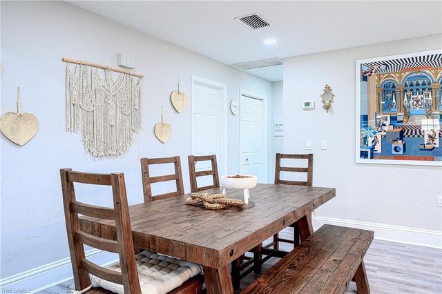 810 103rd AVE N, Naples, FL 34108