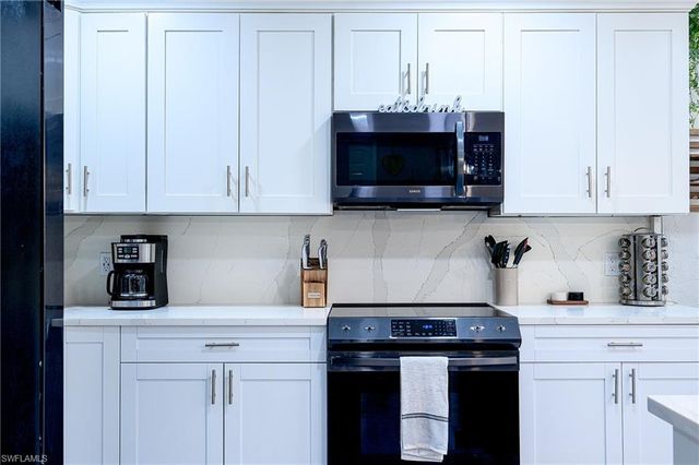 810 103rd AVE N, Naples, FL 34108