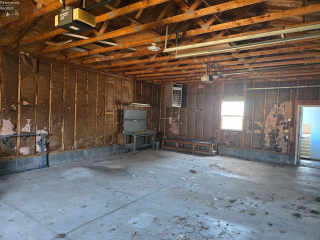 267 Milan Avenue, Amherst, OH 44001