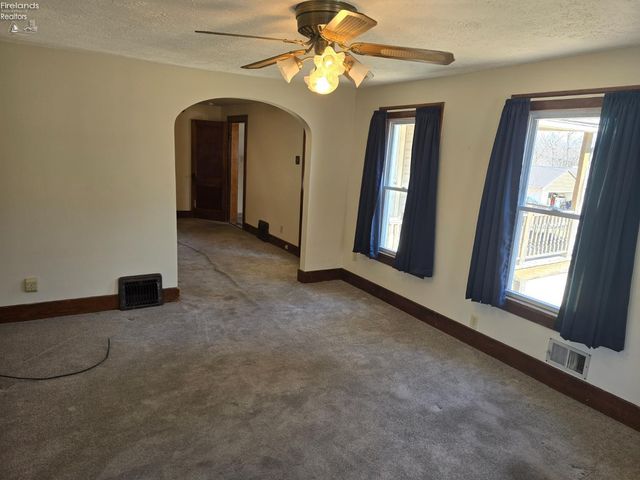 267 Milan Avenue, Amherst, OH 44001