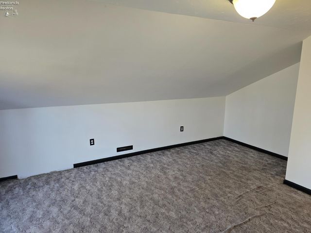 267 Milan Avenue, Amherst, OH 44001