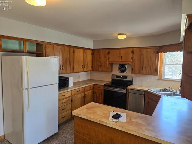 267 Milan Avenue, Amherst, OH 44001