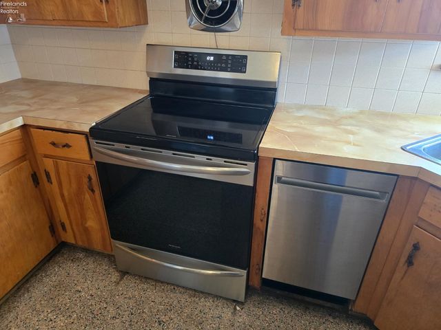 267 Milan Avenue, Amherst, OH 44001