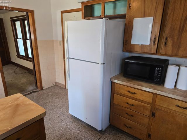 267 Milan Avenue, Amherst, OH 44001