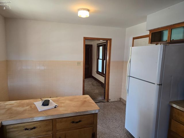 267 Milan Avenue, Amherst, OH 44001