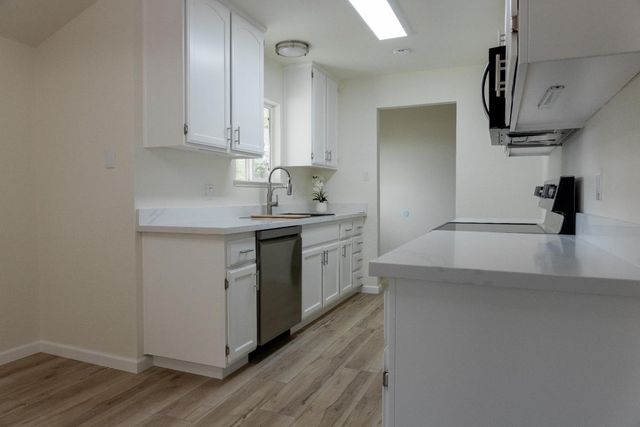 1305 Gerry Way, Roseville, CA 95661