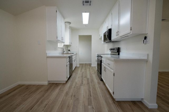 1305 Gerry Way, Roseville, CA 95661