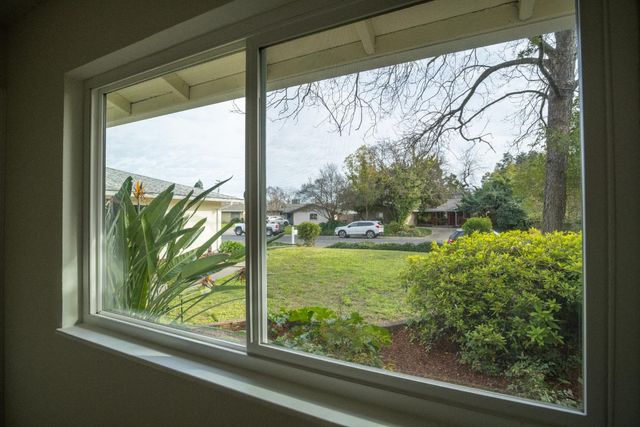 1305 Gerry Way, Roseville, CA 95661