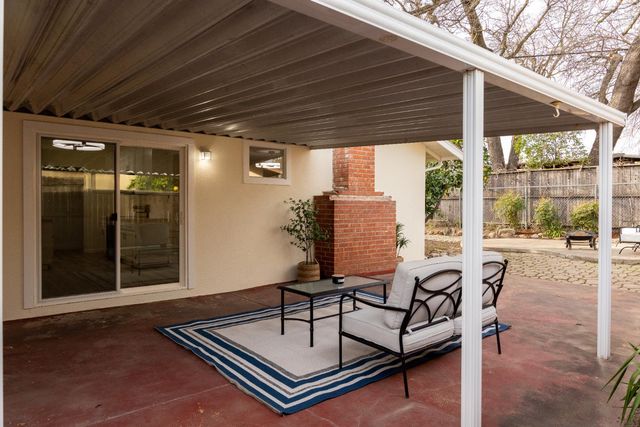 1305 Gerry Way, Roseville, CA 95661