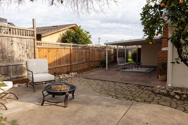 1305 Gerry Way, Roseville, CA 95661