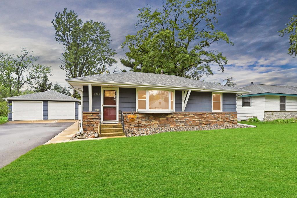 9228 Washington Street NE, Blaine, MN 55434 — exterior