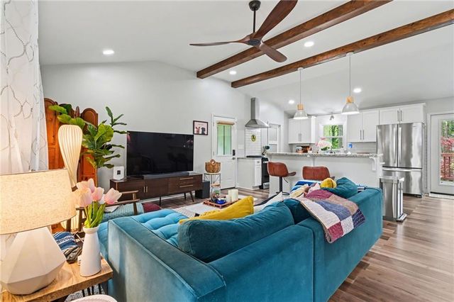 2095 Dobbins Drive NW, Kennesaw, GA 30144