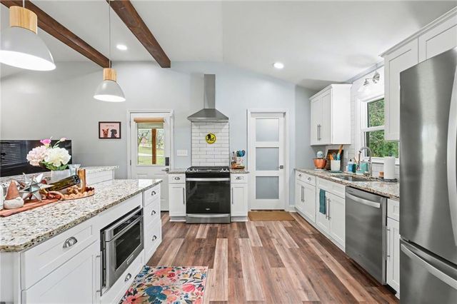 2095 Dobbins Drive NW, Kennesaw, GA 30144