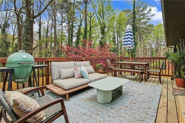 2095 Dobbins Drive NW, Kennesaw, GA 30144