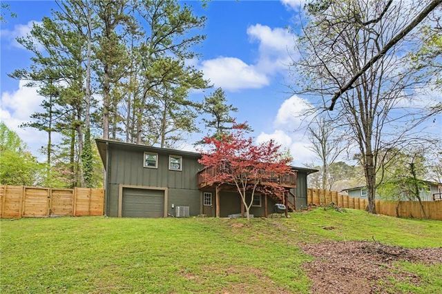 2095 Dobbins Drive NW, Kennesaw, GA 30144