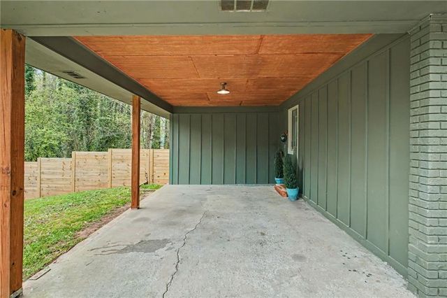 2095 Dobbins Drive NW, Kennesaw, GA 30144