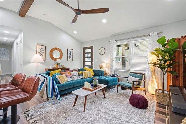 2095 Dobbins Drive NW, Kennesaw, GA 30144