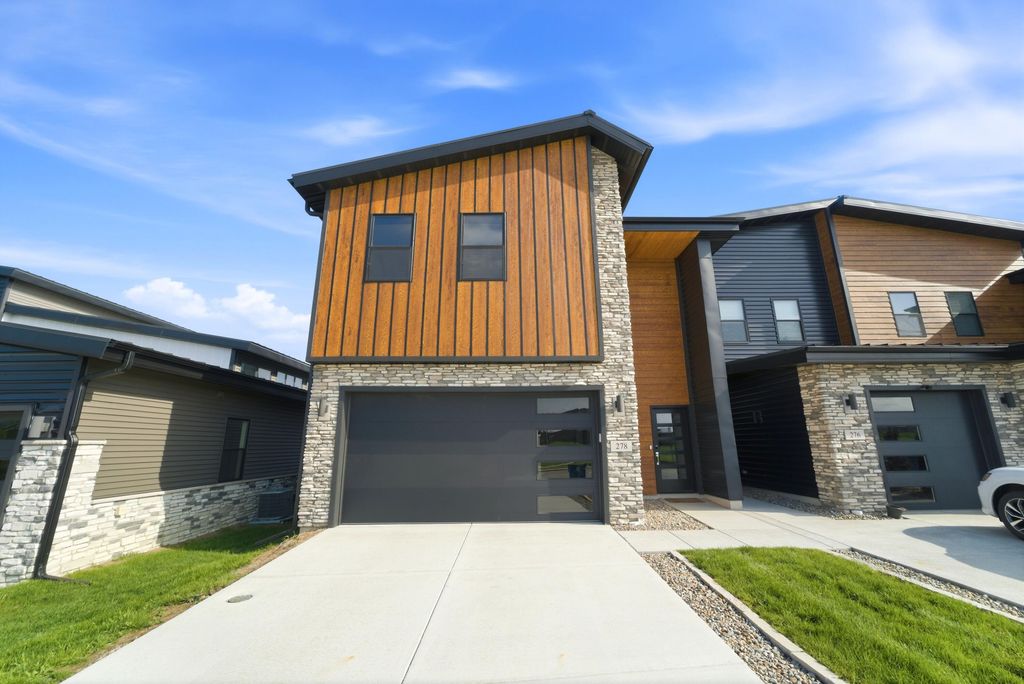 278 Sawgrass Drive, Crown Point, IN 46307