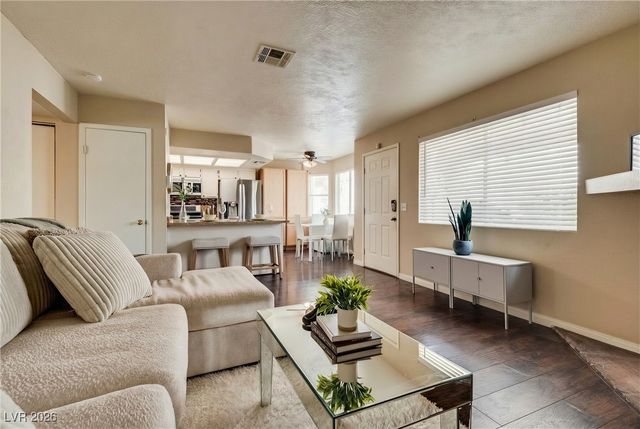 904 Boulder Springs Drive 102, Las Vegas, NV 89128