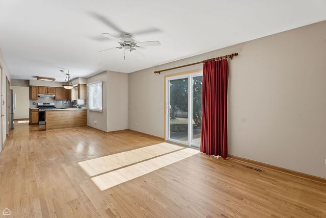 1418 Parkridge Drive, Crystal Lake, IL 60014