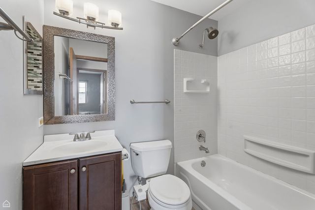 1418 Parkridge Drive, Crystal Lake, IL 60014