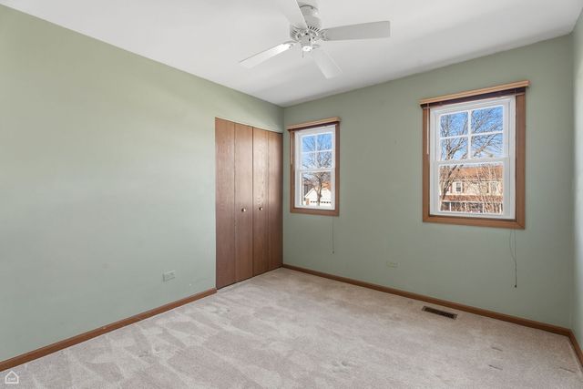 1418 Parkridge Drive, Crystal Lake, IL 60014