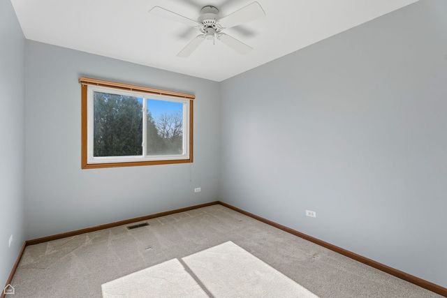 1418 Parkridge Drive, Crystal Lake, IL 60014