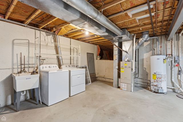 1418 Parkridge Drive, Crystal Lake, IL 60014