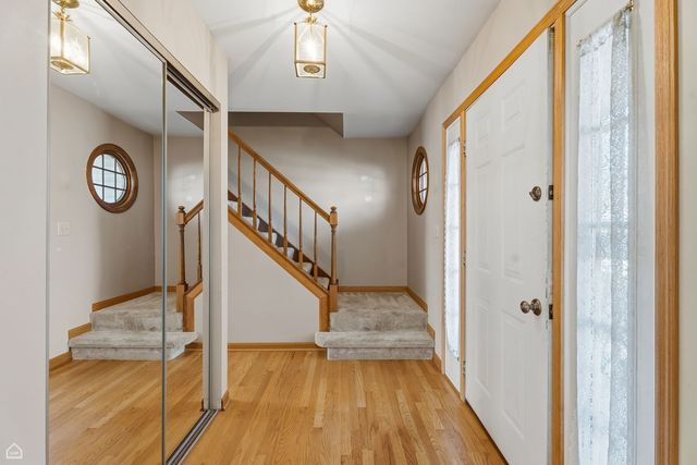 1418 Parkridge Drive, Crystal Lake, IL 60014