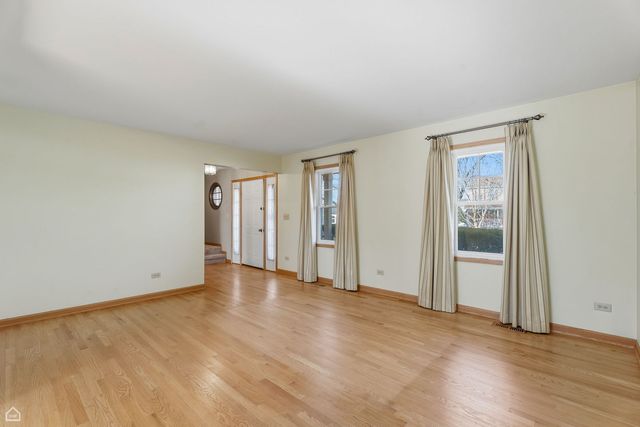 1418 Parkridge Drive, Crystal Lake, IL 60014