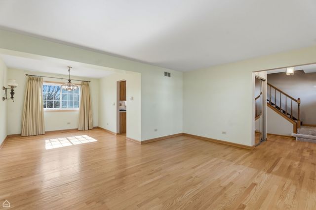 1418 Parkridge Drive, Crystal Lake, IL 60014