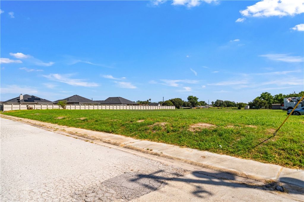 314 Oakdale Dr, Corpus Christi, TX 78418 — photo 3